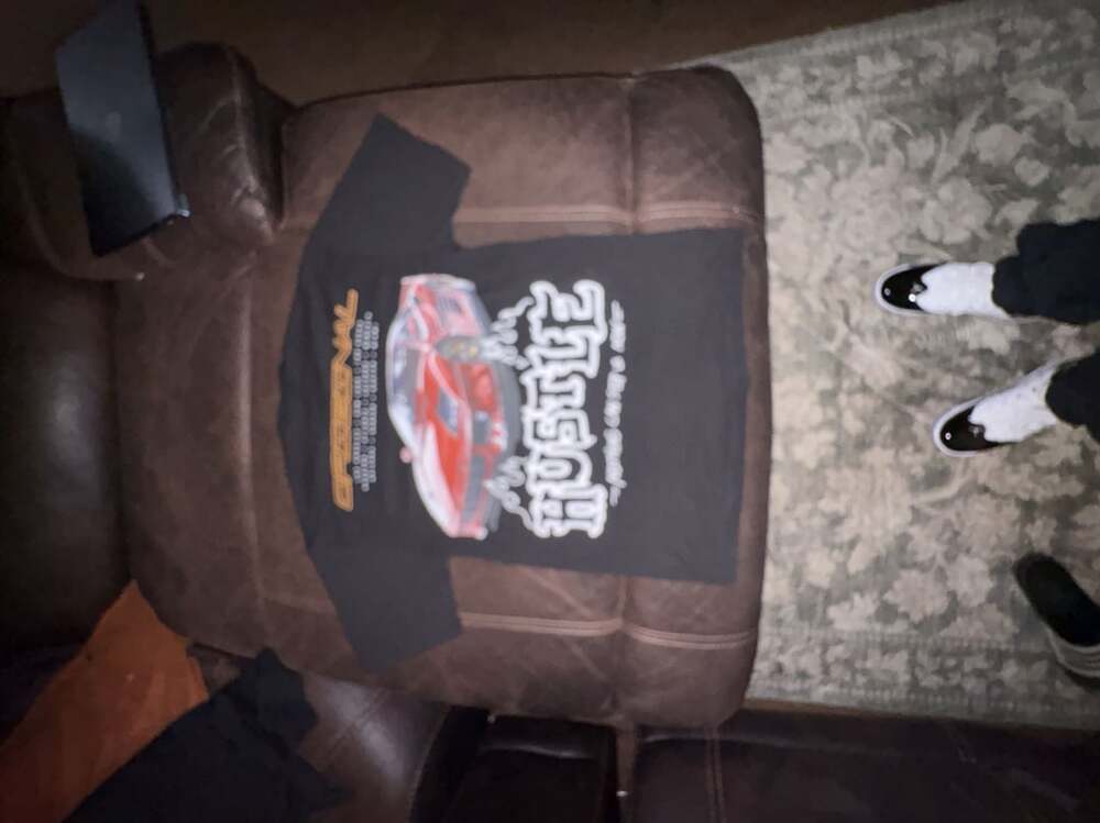 Elevate Clothing Los Angeles Hustle Car Graphic T-Shirt Medium Black